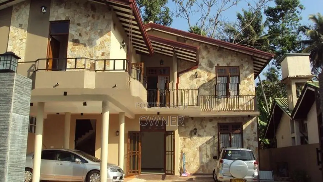 Luxury Fully Furnished 3-Bedroom Upstairs House for Rent – Katunayake
