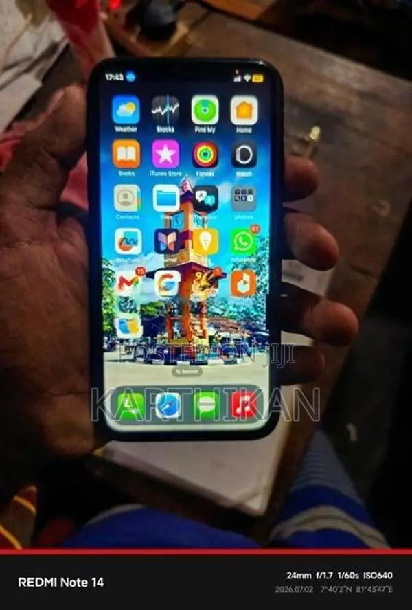 Apple iPhone XR (Used)