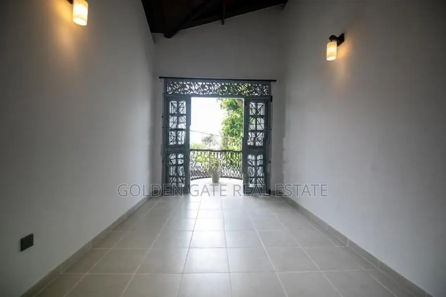 Elegant Two Storey House for Sale in Mahara Kiribathgoda