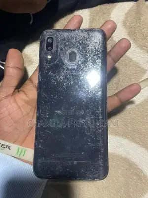 Samsung Galaxy A20 (Used)