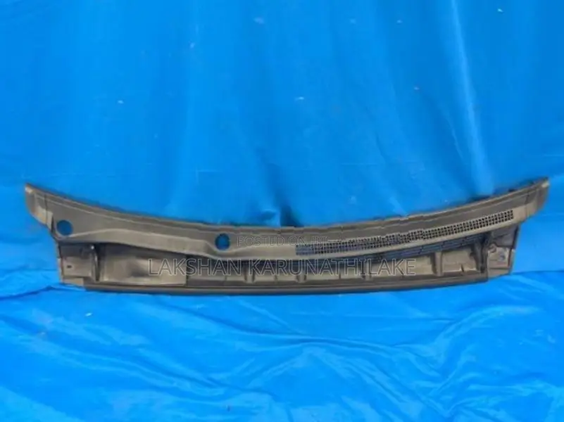 Prius ZVW30 Wiper Cowling Panel