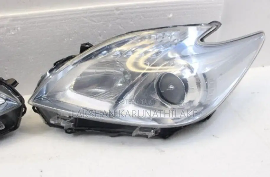 Prius ZVW30 Head light