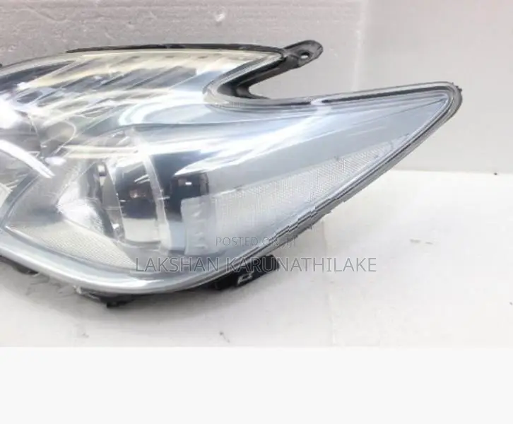 Prius ZVW30 Head light
