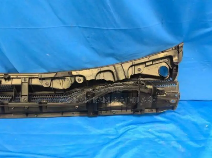 Prius ZVW30 Wiper Cowling Panel