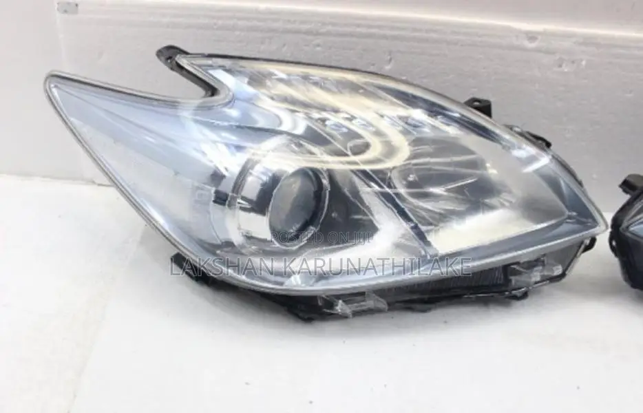 Prius ZVW30 Head light