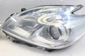 Prius ZVW30 Head light