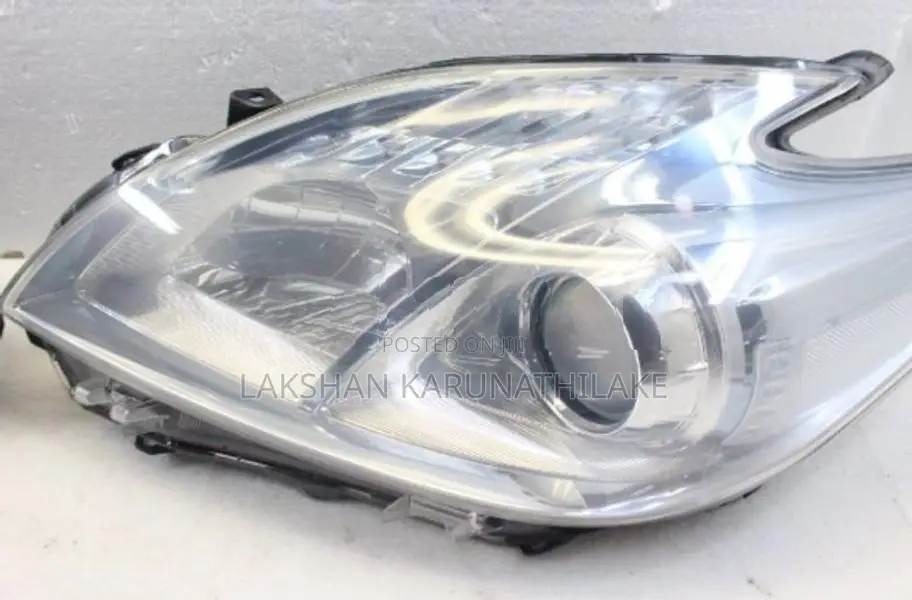 Prius ZVW30 Head light