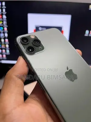 Apple iPhone 11 Pro Max Full Set (Used)