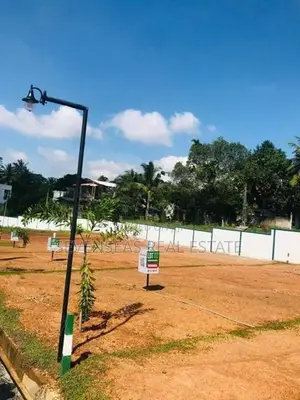 Valuable Land for Sale in Athurugiriya Road Habarakada