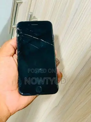 Apple iPhone 7 32GB (Used)