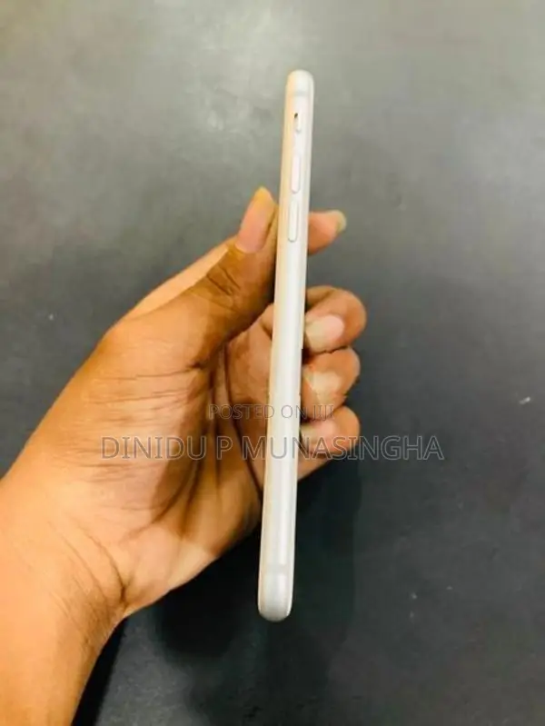 Apple iPhone 8 (Used)