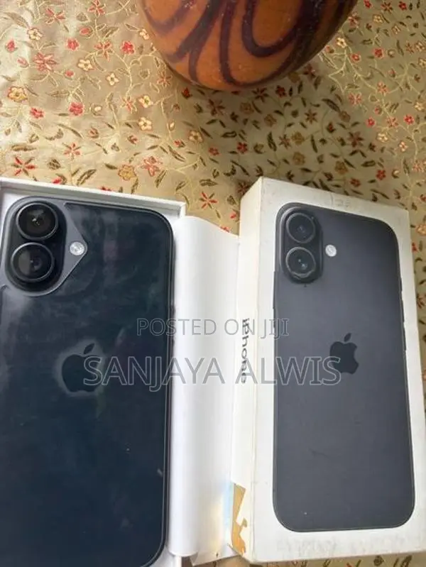 Apple iPhone 16 128GB Black (Used)