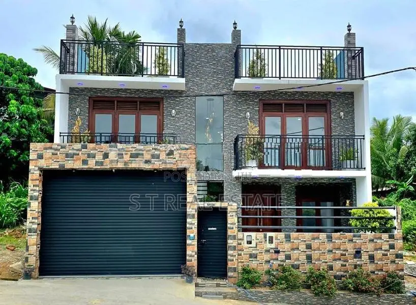 Newly Build Luxury 3 Story House For Sale In Kahathuduwa