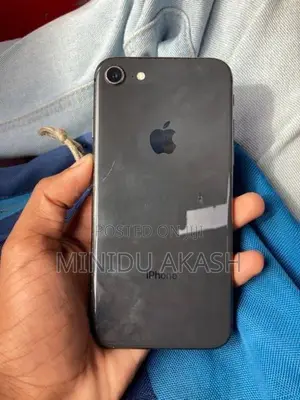 Apple iPhone 8 (Used)