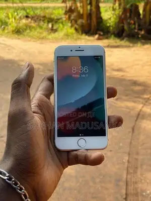Apple iPhone 8 (Used)