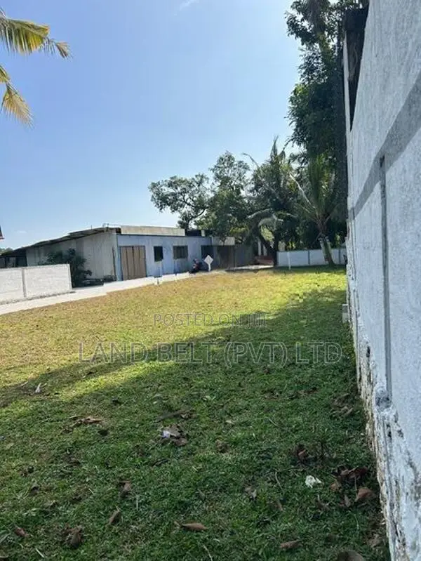 Malapalla ඉඩම්