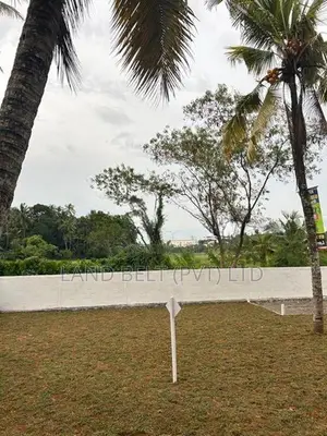 මාකුඹුර ඉඩම්