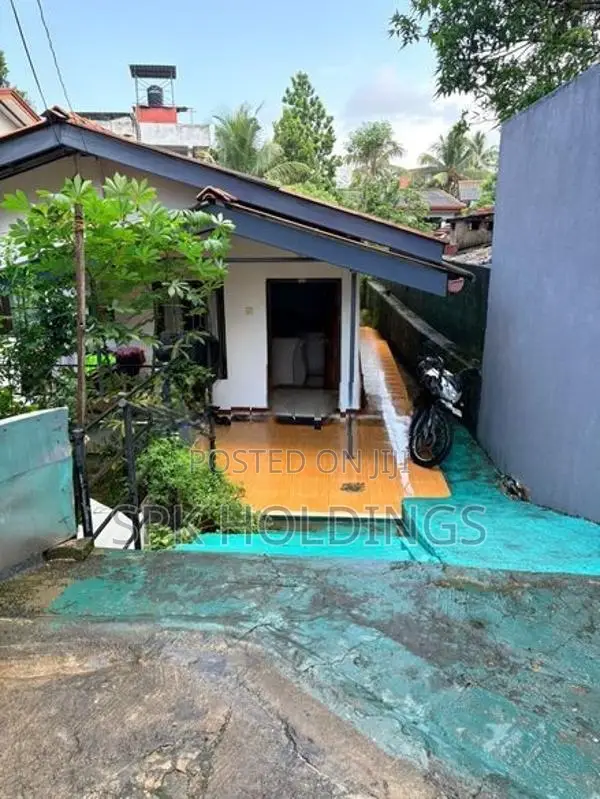 Rajagiriya Single-Storey House Near Main Road