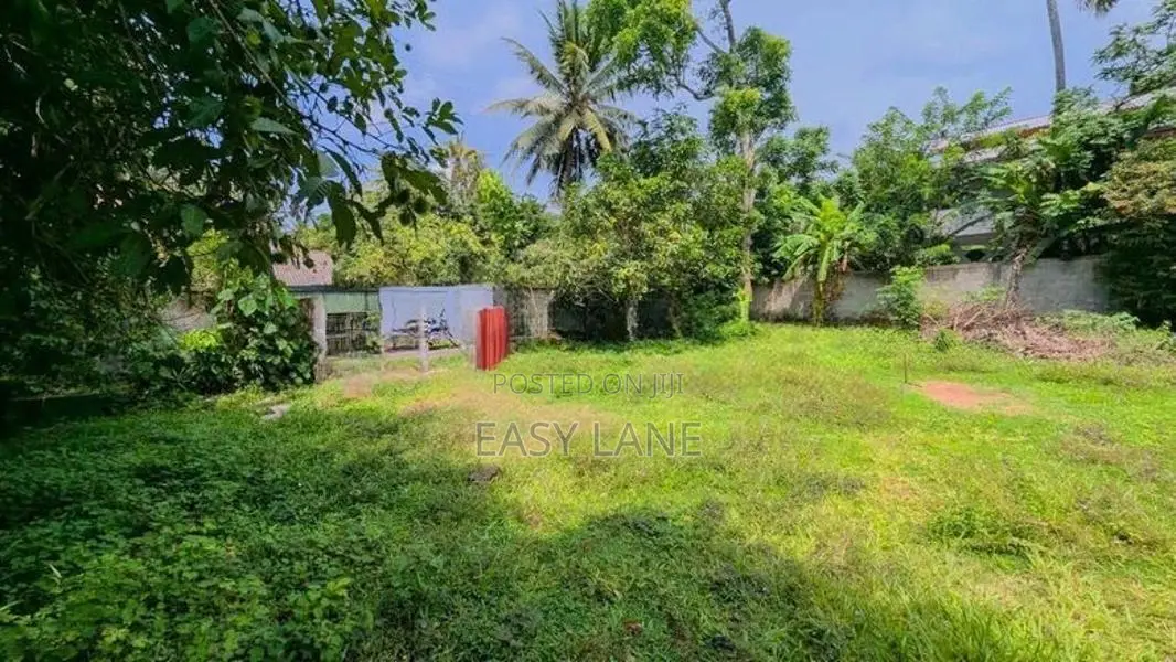 ගම්පහ සිරිමල් උයන පර්චස් 16ක අගනා ඉඩමක්