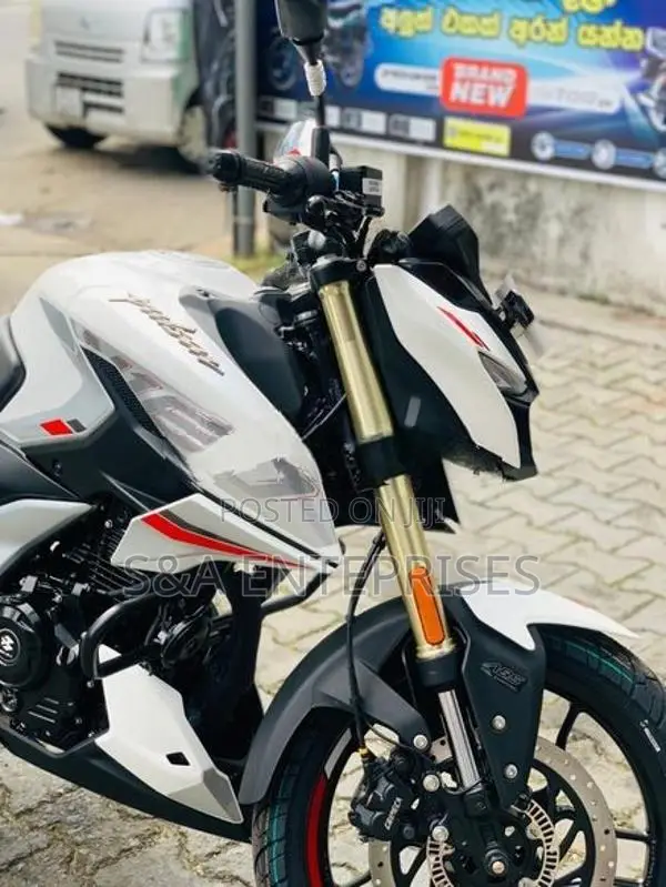 Bajaj Pulsar N160 Premium 2026
