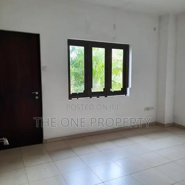 3 Bedroom Upstairs house for Rent - Colombo 8