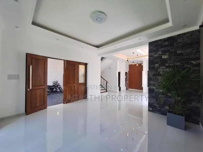 Architecture Design Luxury House for Sale in Malabe