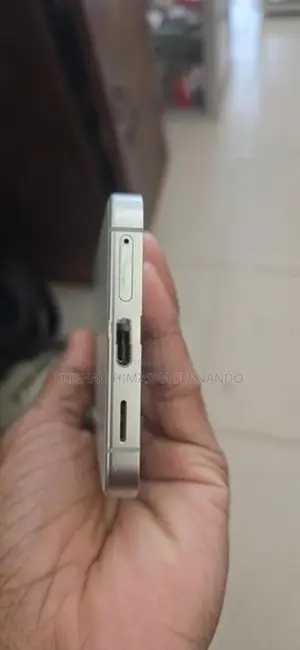 Samsung Galaxy S24 (Used)