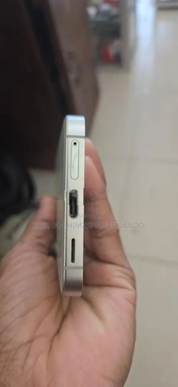 Samsung Galaxy S24 (Used)