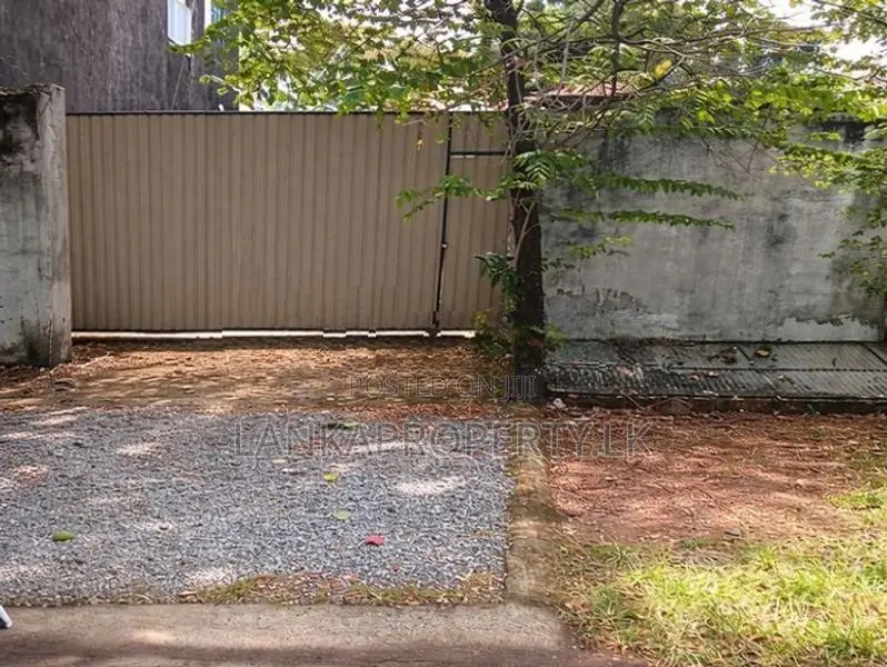 Land for Sale in Borella – Prime Residential Location (Off Cotta Road)