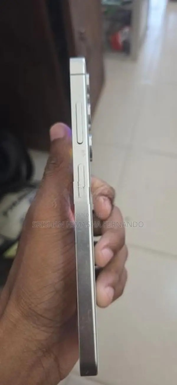 Samsung Galaxy S24 (Used)