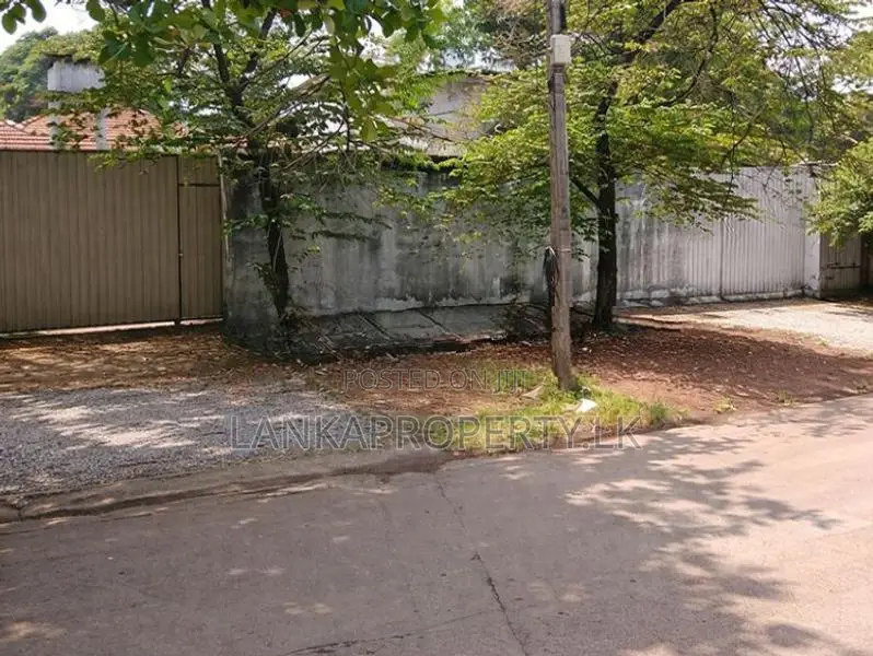 Land for Sale in Borella – Prime Residential Location (Off Cotta Road)