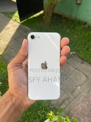 Apple iPhone SE 2 128GB (Used)