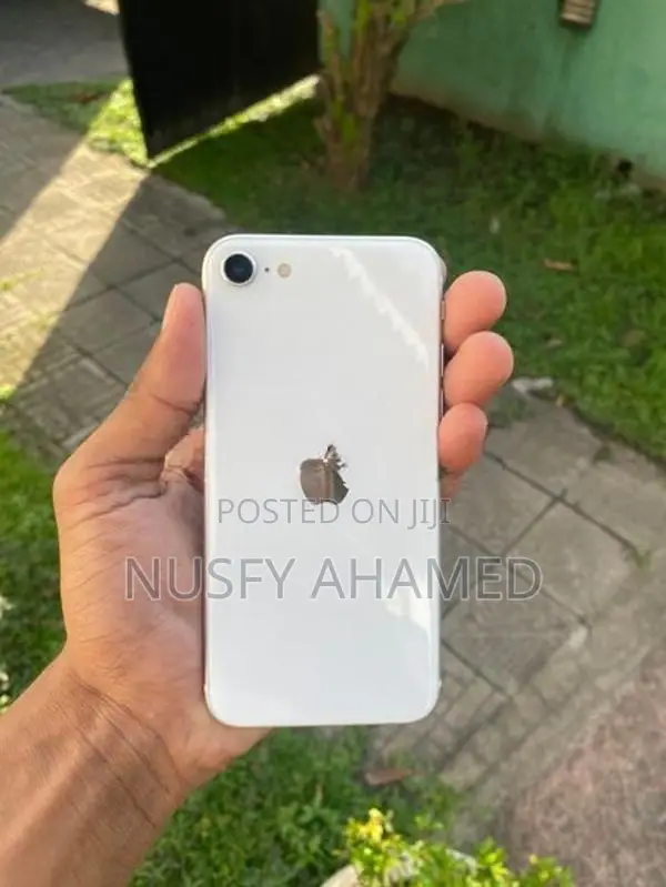Apple iPhone SE 2 128GB (Used)