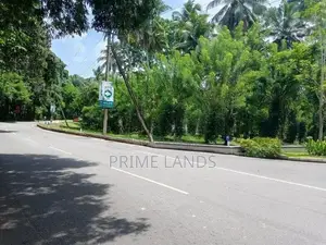 Land in Yakkala