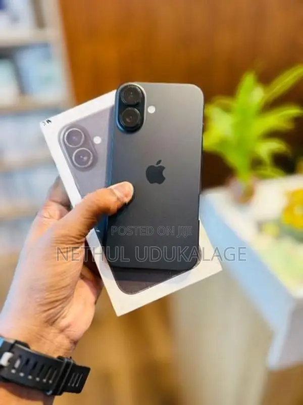 Apple iPhone 16 256GB | Black (Used)