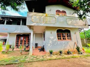 18P Land With 5 BR Upstairs House For Sale In Negombo