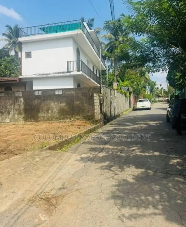Land for Sale in Athurugiriya