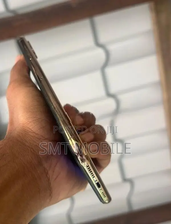 Apple iPhone XS Max (Used)