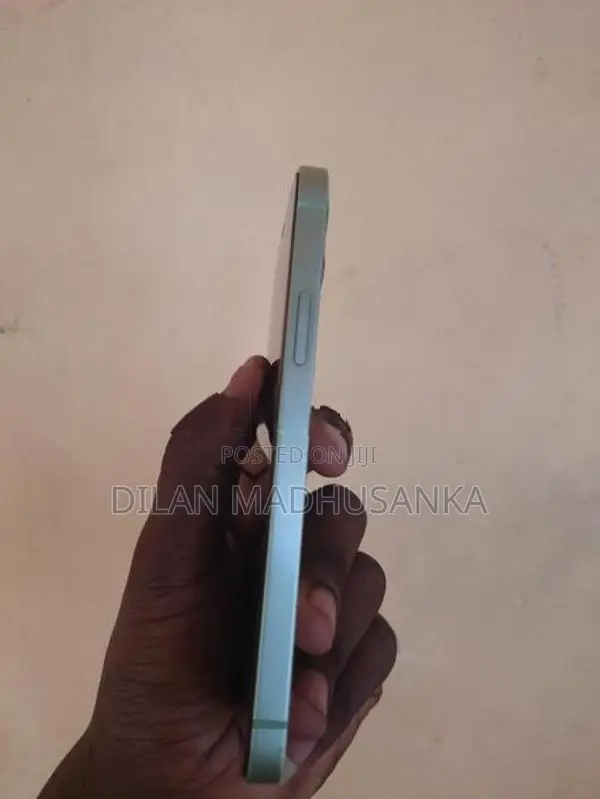 Apple iPhone 12 (Used)