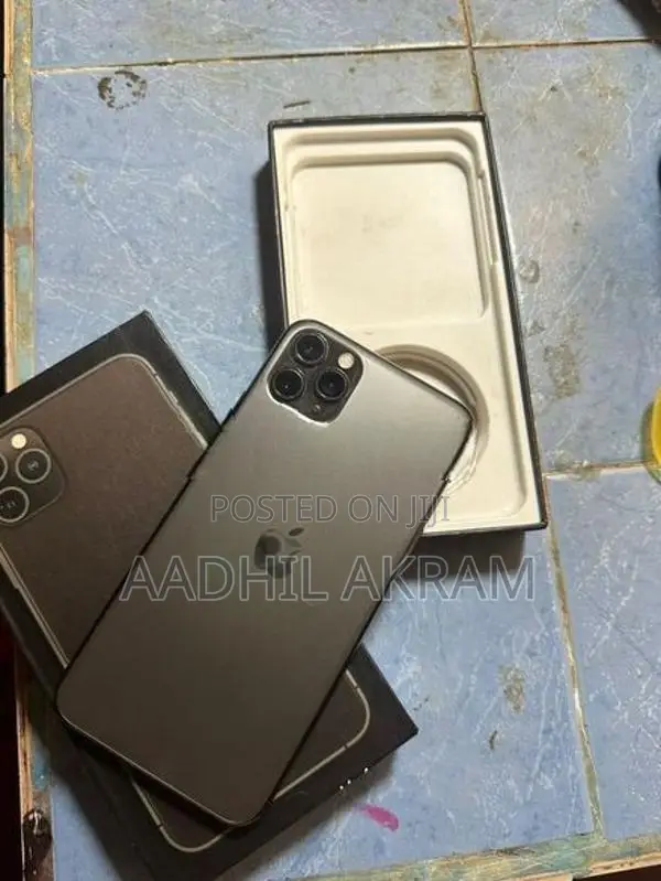 Apple iPhone 11 Pro Max (Used)