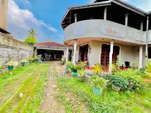 18P Land With 5 BR Upstairs House For Sale In Negombo