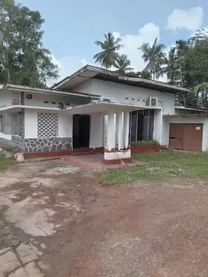 Prime 112-Perch Land with House for Sale Gampaha