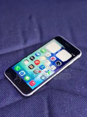 Apple iPhone SE 3 128GB (Used)