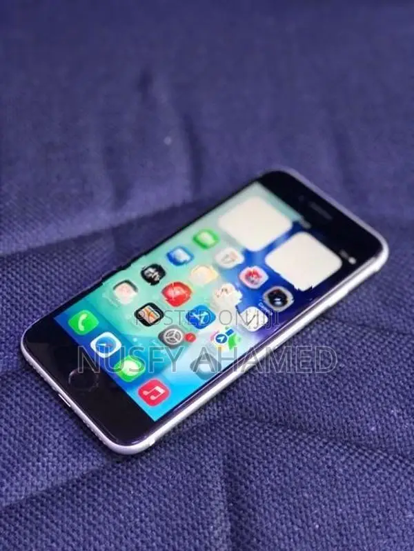 Apple iPhone SE 3 128GB (Used)
