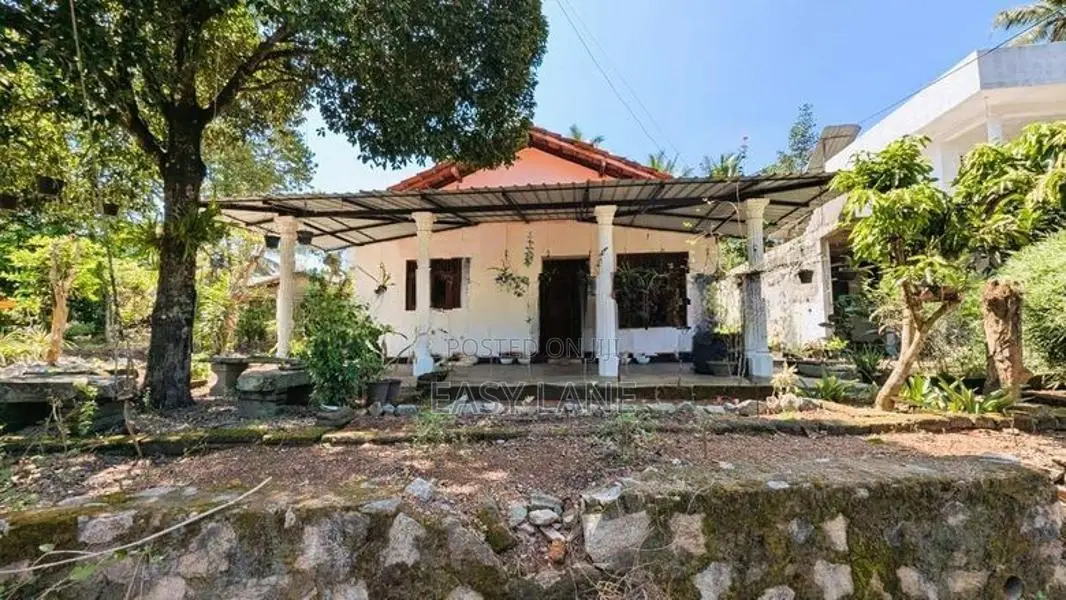 Naiwala House with Land for Sale