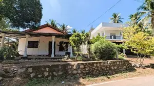 Naiwala House with Land for Sale