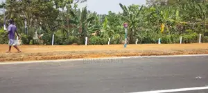 වටිනා ඉඩම් හෝමාගම නගර සීමාවෙන්