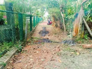 උඩුගම්පොළ – වීදියවත්තෙන් වටිනා බිම් කොටසක්