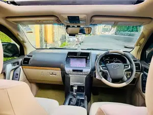Toyota Land Cruiser Prado VX Diesel 3.0 1ST Ow 2017
