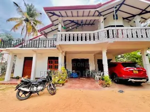 Close To Bus Road Good Area 21.5P Land And Up House Sale In Negombo